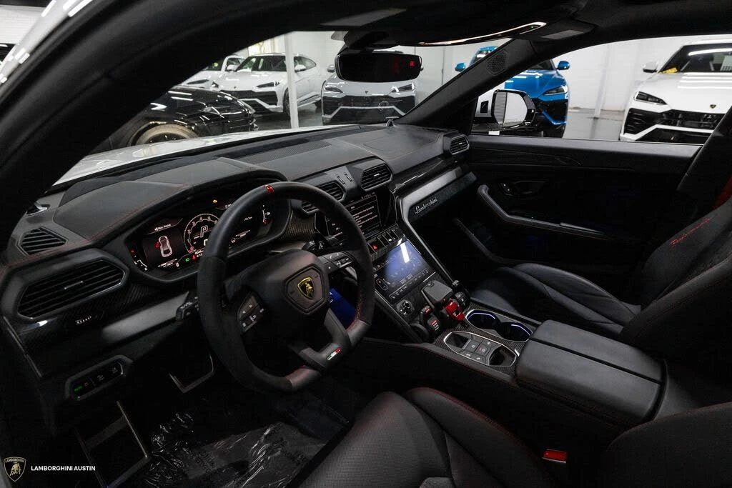 2023 Lamborghini Urus Performante - Image 24 of 31