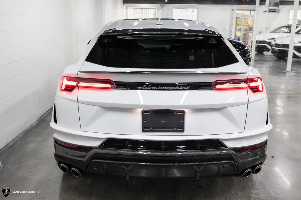 2023 Lamborghini Urus Performante - Image 12 of 31