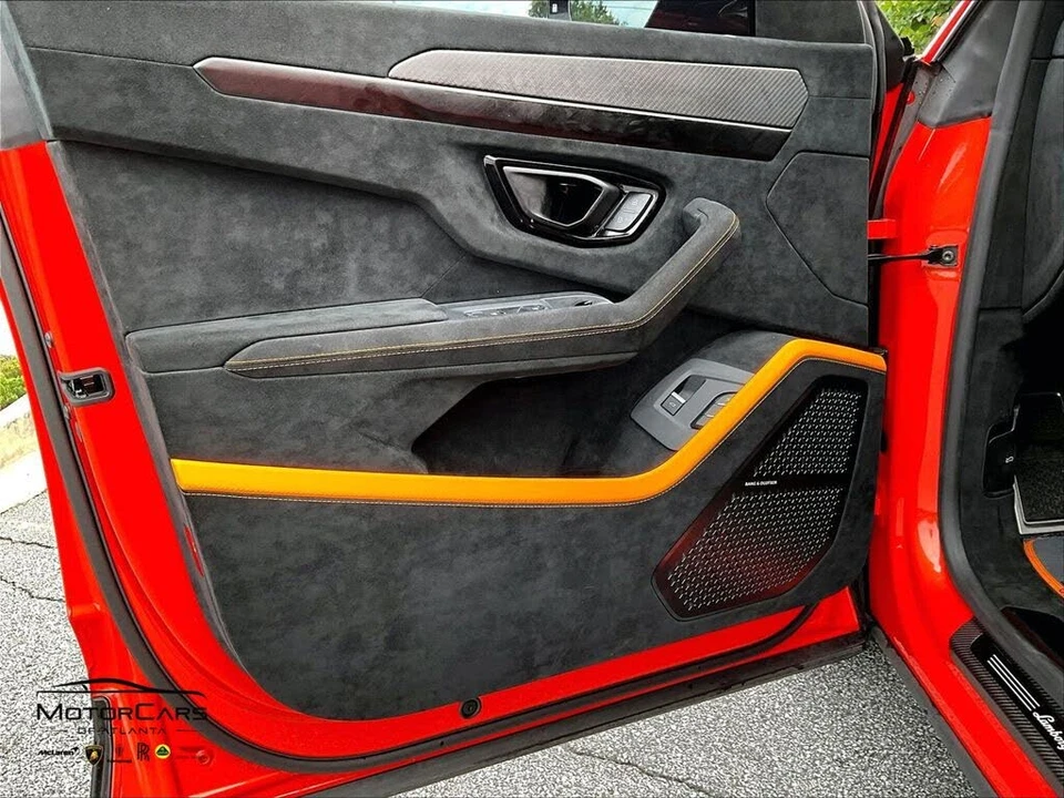 2023 Lamborghini Urus Performante - Image 18 of 29