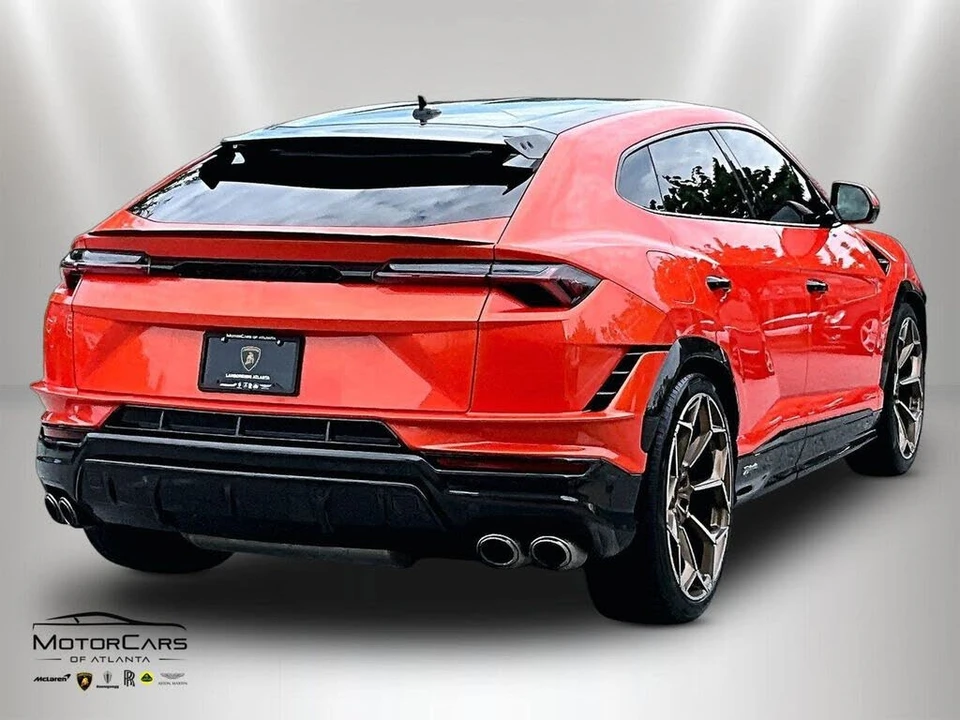 2023 Lamborghini Urus Performante - Image 11 of 29