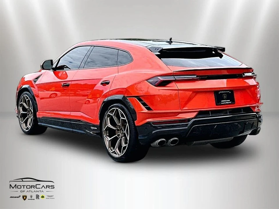 2023 Lamborghini Urus Performante - Image 10 of 29