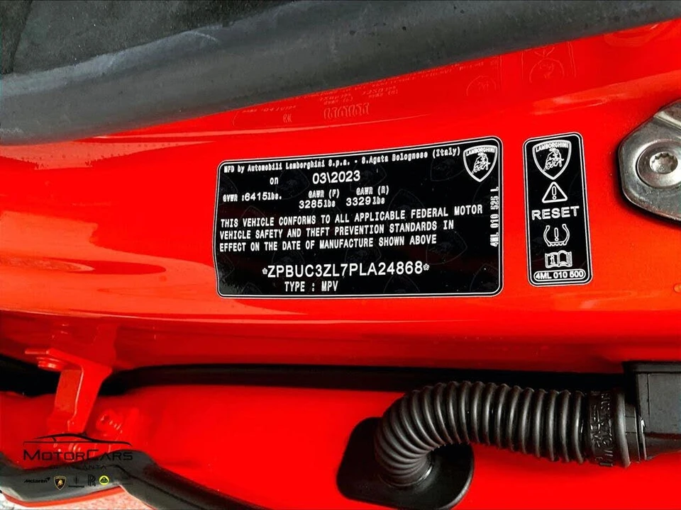 2023 Lamborghini Urus Performante - Image 26 of 29