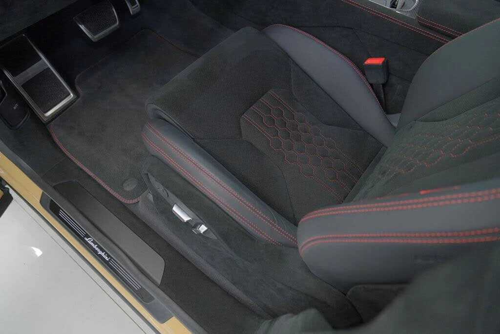 2023 Lamborghini Urus Performante - Image 11 of 31