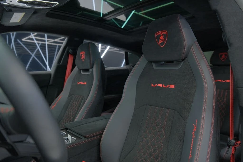 2023 Lamborghini Urus Performante - Image 9 of 31