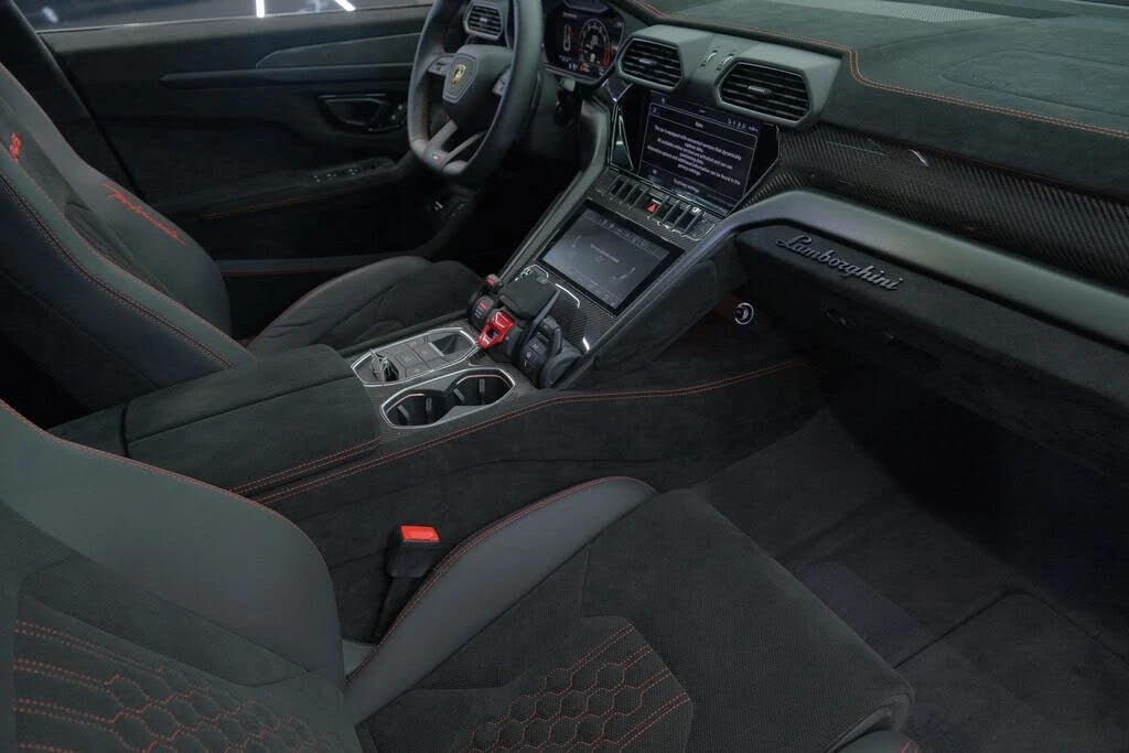 2023 Lamborghini Urus Performante - Image 25 of 31