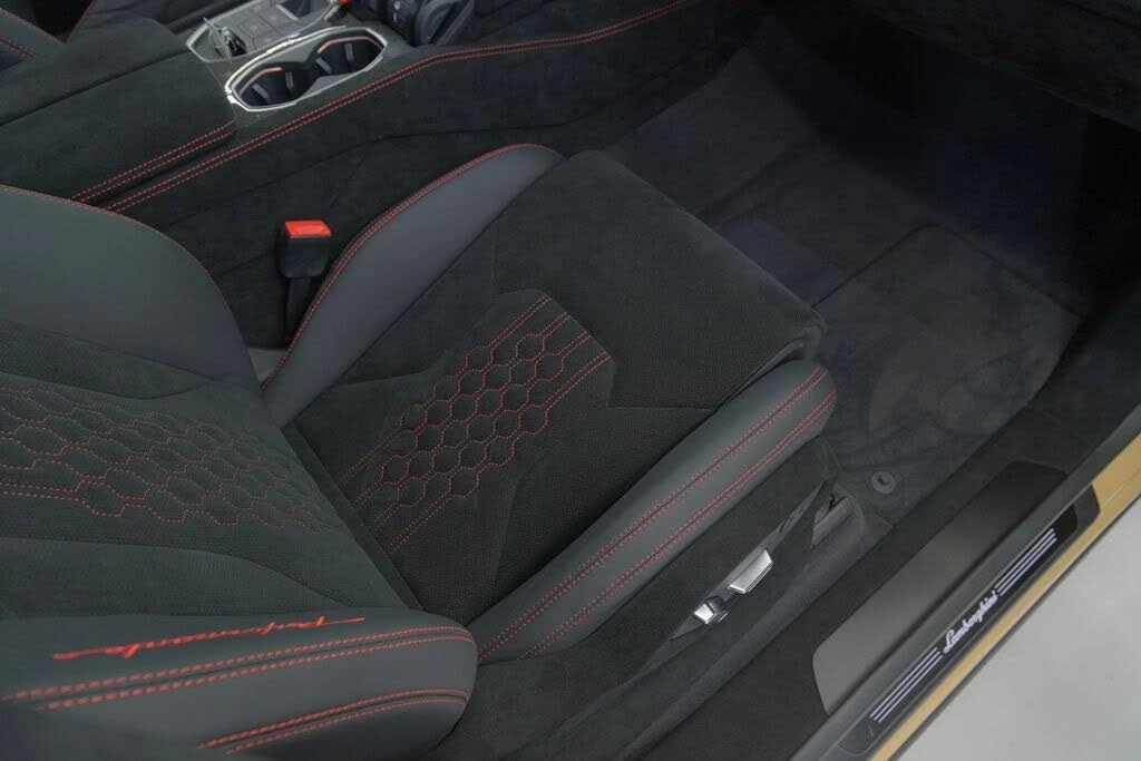 2023 Lamborghini Urus Performante - Image 24 of 31
