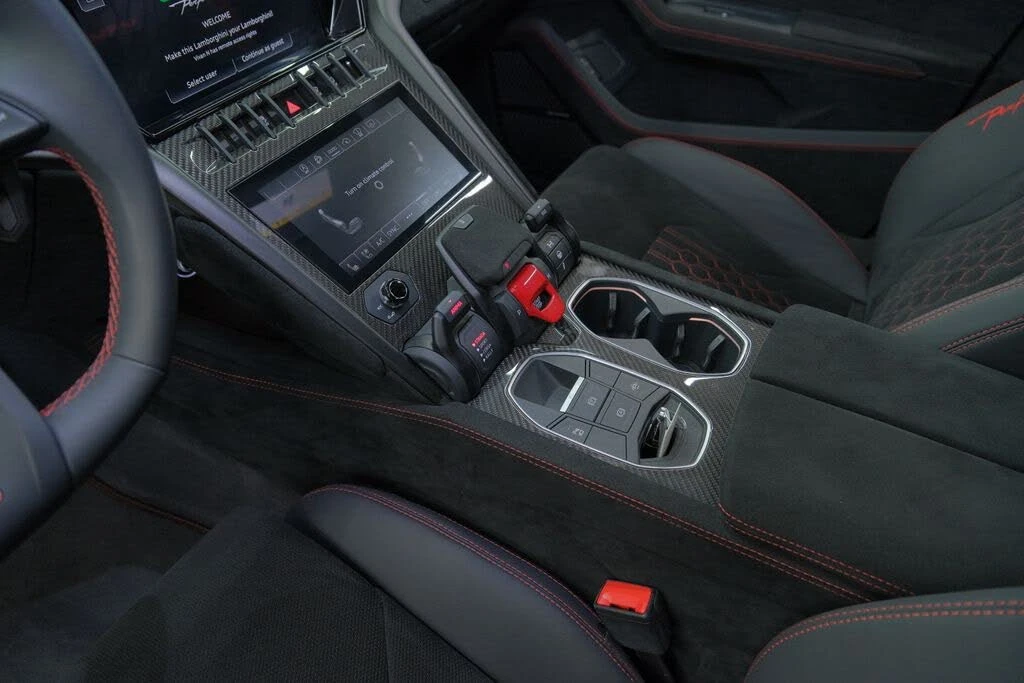 2023 Lamborghini Urus Performante - Image 12 of 31