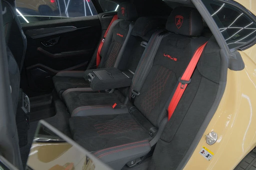 2023 Lamborghini Urus Performante - Image 15 of 31