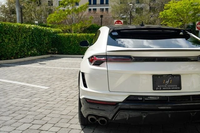 2023 Lamborghini Urus Performante - Image 24 of 31