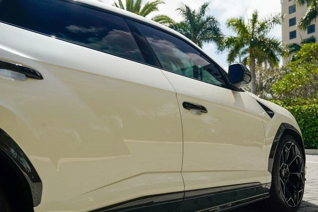 2023 Lamborghini Urus Performante - Image 29 of 31