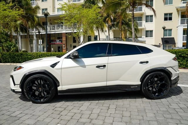2023 Lamborghini Urus Performante - Image 15 of 31