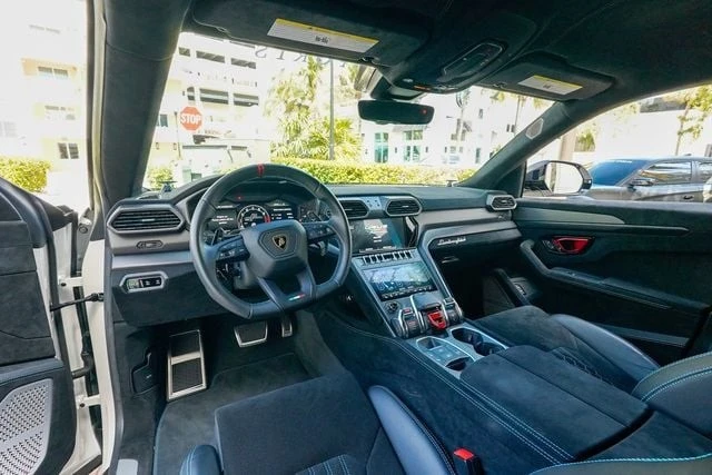 2023 Lamborghini Urus Performante - Image 3 of 31