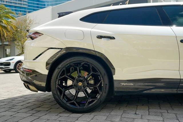 2023 Lamborghini Urus Performante - Image 31 of 31