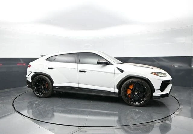 2023 Lamborghini Urus Performante - Image 7 of 31