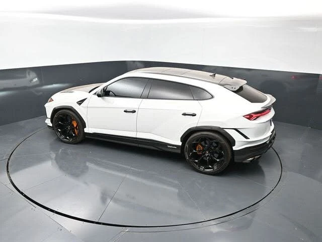 2023 Lamborghini Urus Performante - Image 17 of 31