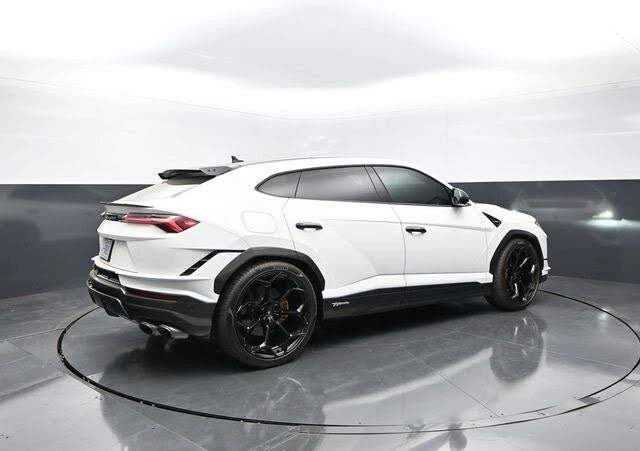 2023 Lamborghini Urus Performante - Image 8 of 31