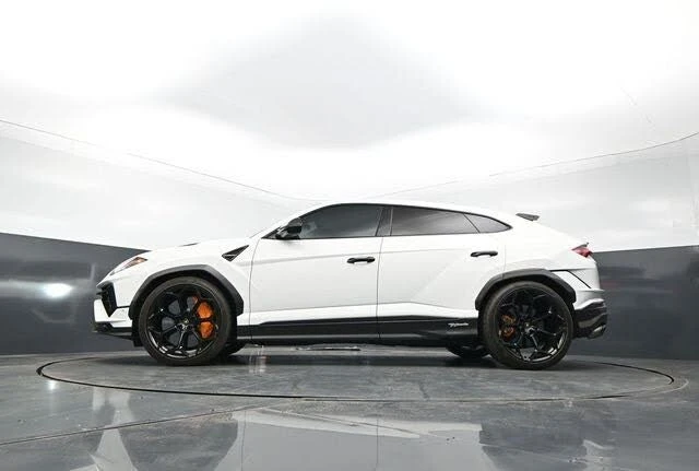 2023 Lamborghini Urus Performante - Image 26 of 31