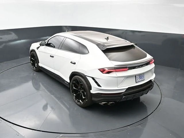 2023 Lamborghini Urus Performante - Image 16 of 31