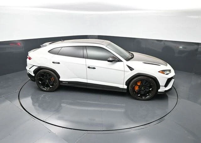 2023 Lamborghini Urus Performante - Image 21 of 31