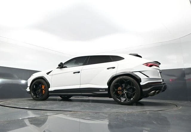 2023 Lamborghini Urus Performante - Image 25 of 31