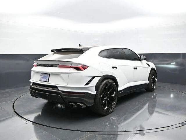 2023 Lamborghini Urus Performante - Image 9 of 31