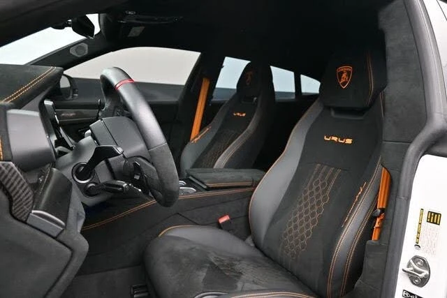 2023 Lamborghini Urus Performante - Image 13 of 31
