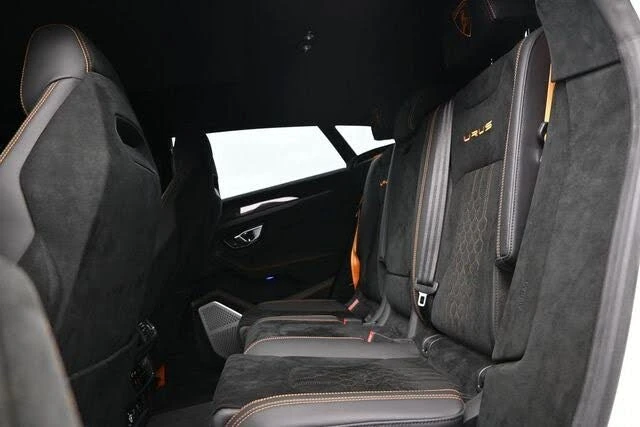 2023 Lamborghini Urus Performante - Image 12 of 31