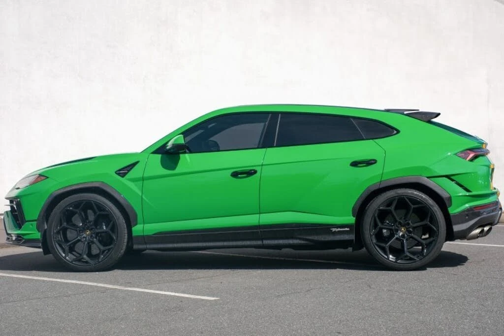 2023 Lamborghini Urus Performante - Image 2 of 18