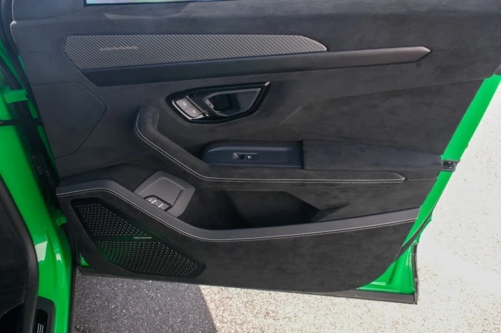 2023 Lamborghini Urus Performante - Image 10 of 18