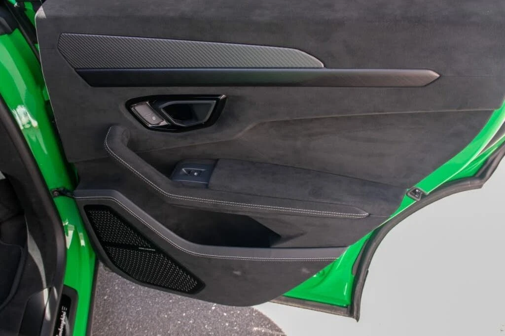 2023 Lamborghini Urus Performante - Image 11 of 18