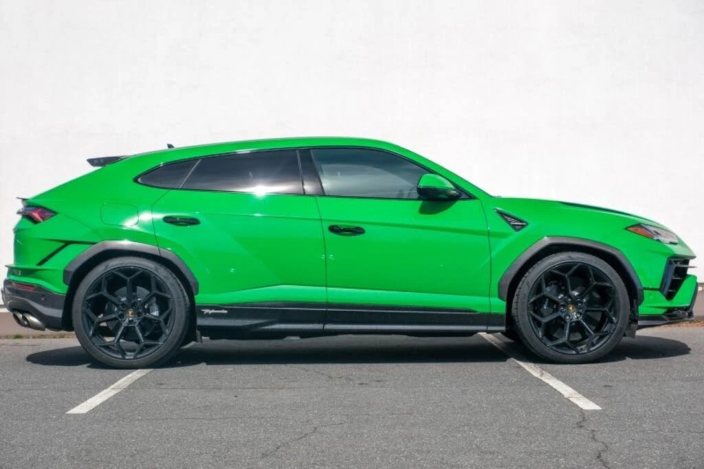 2023 Lamborghini Urus Performante - Image 6 of 18