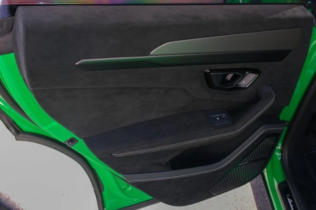 2023 Lamborghini Urus Performante - Image 13 of 18