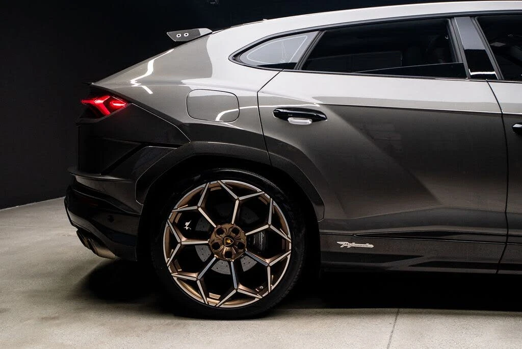 2023 Lamborghini Urus Performante - Image 21 of 31