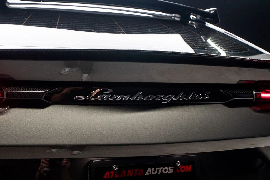 2023 Lamborghini Urus Performante - Image 26 of 31