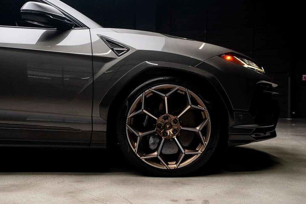 2023 Lamborghini Urus Performante - Image 13 of 31