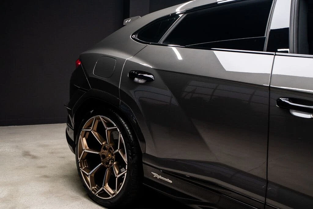 2023 Lamborghini Urus Performante - Image 19 of 31