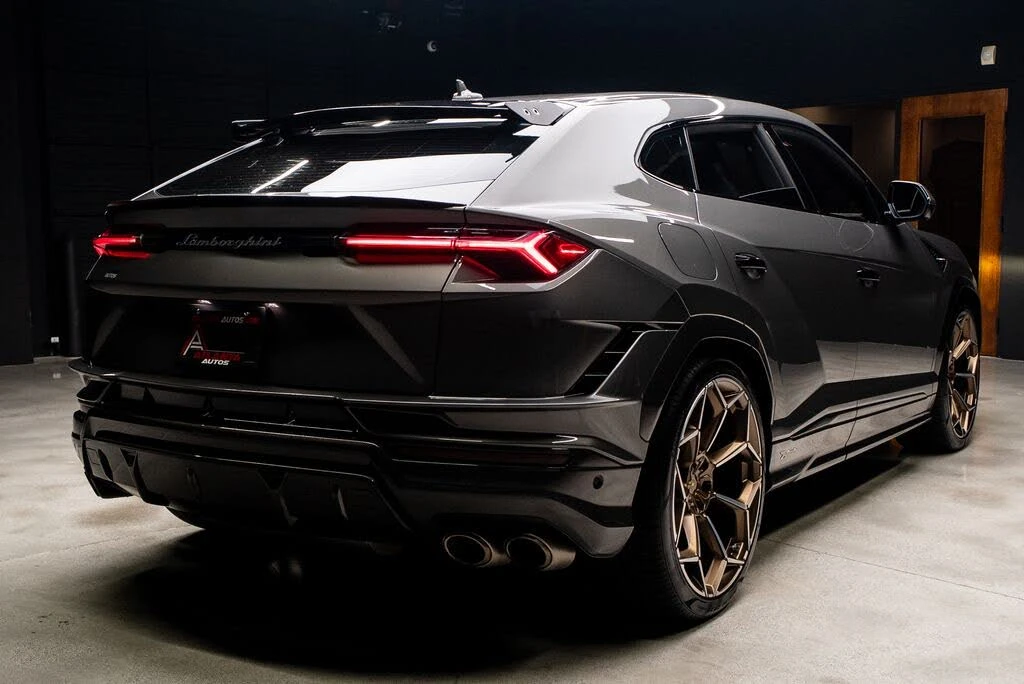 2023 Lamborghini Urus Performante - Image 24 of 31