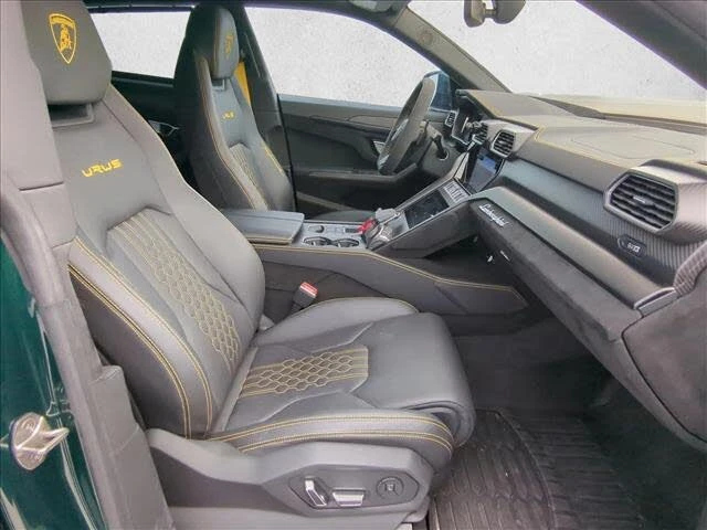 2023 Lamborghini Urus Performante - Image 17 of 20