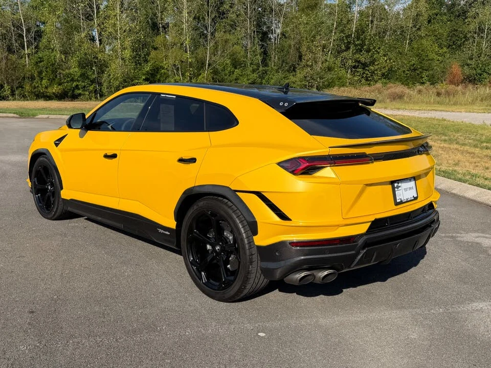 2023 Lamborghini Urus Performante - Image 4 of 31