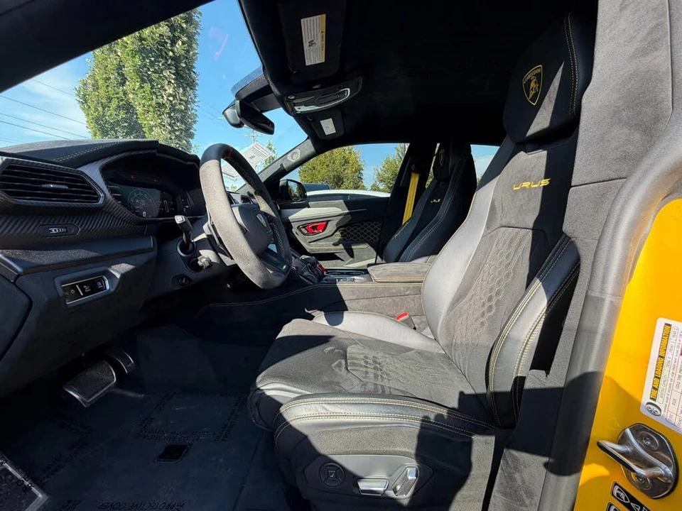 2023 Lamborghini Urus Performante - Image 11 of 31