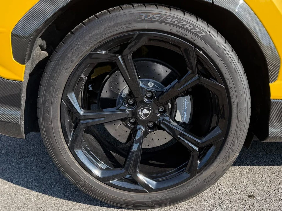 2023 Lamborghini Urus Performante - Image 10 of 31