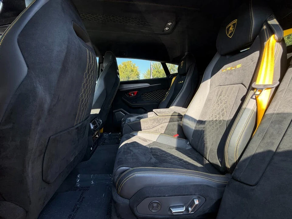 2023 Lamborghini Urus Performante - Image 14 of 31