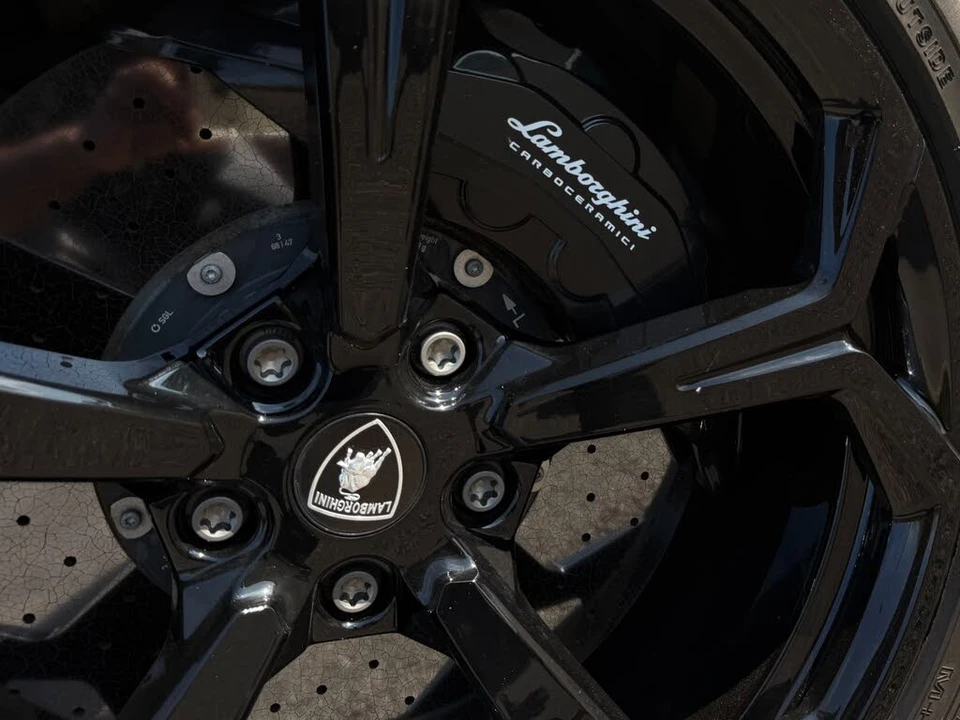 2023 Lamborghini Urus Performante - Image 21 of 31