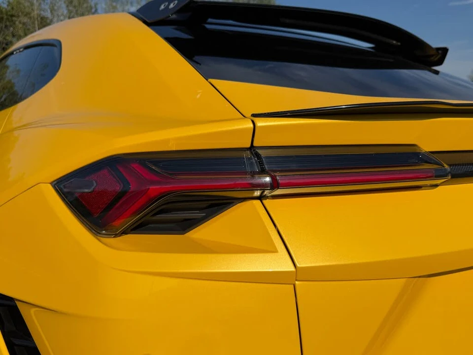 2023 Lamborghini Urus Performante - Image 28 of 31