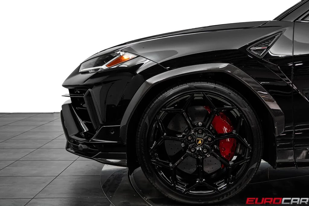 2023 Lamborghini Urus Performante - Image 17 of 31