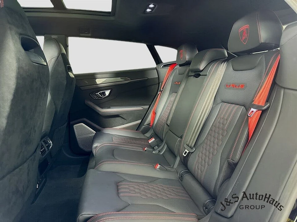 2023 Lamborghini Urus Performante - Image 28 of 31