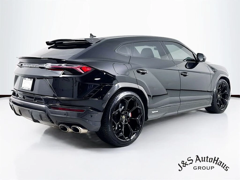 2023 Lamborghini Urus Performante - Image 7 of 31