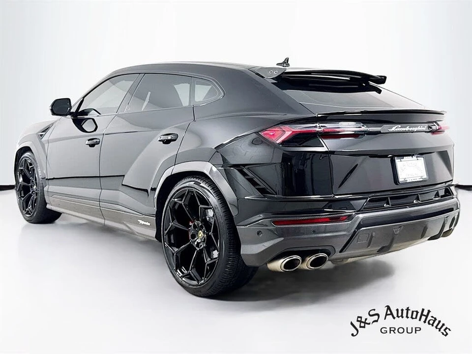 2023 Lamborghini Urus Performante - Image 5 of 31