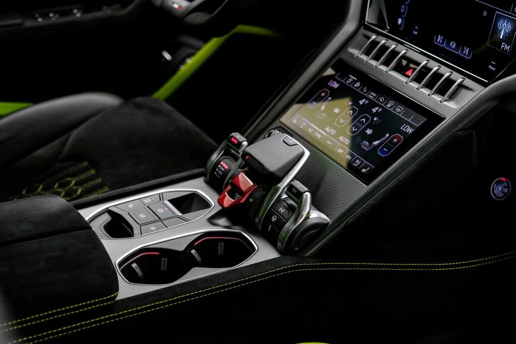 2023 Lamborghini Urus Performante - Image 31 of 31