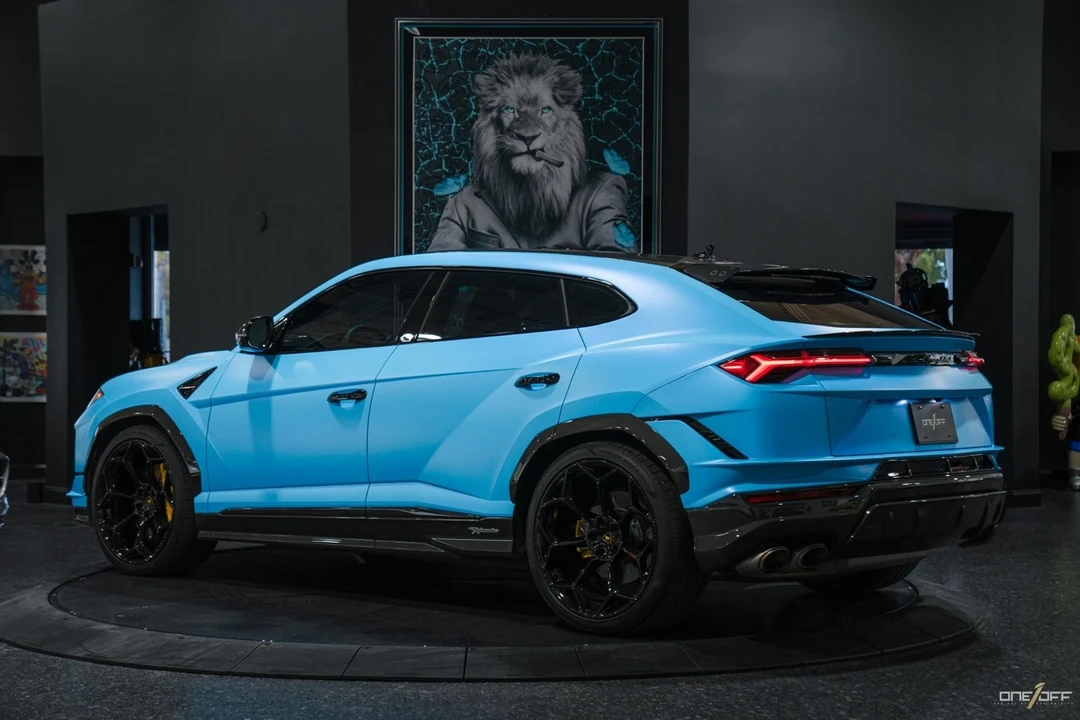 2023 Lamborghini Urus Performante - Image 9 of 12